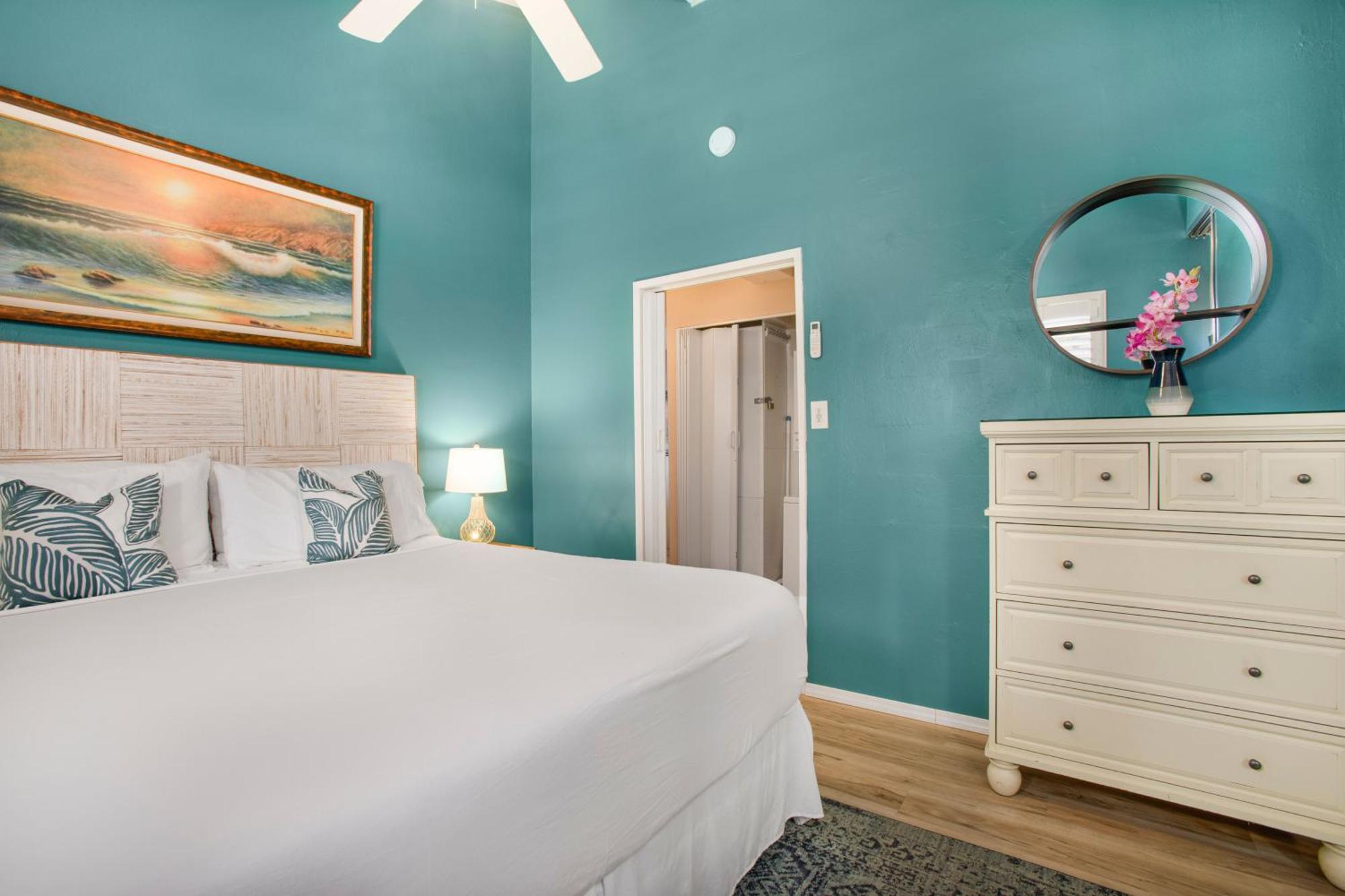 Charming Loft 2br With Free Parking & Near Beach! Apartment