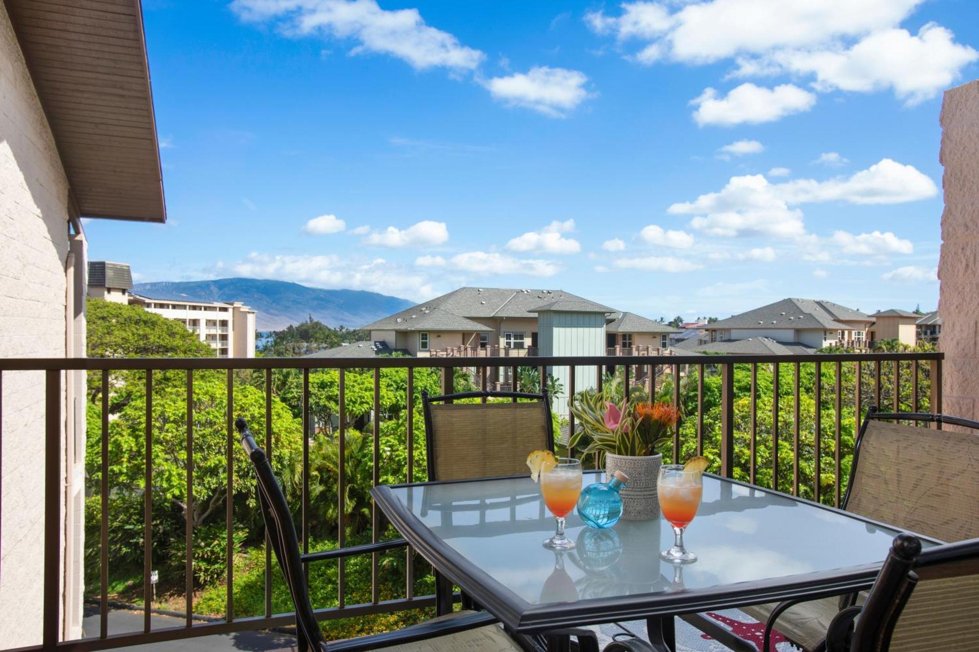 Charming Loft 2br With Free Parking & Near Beach!