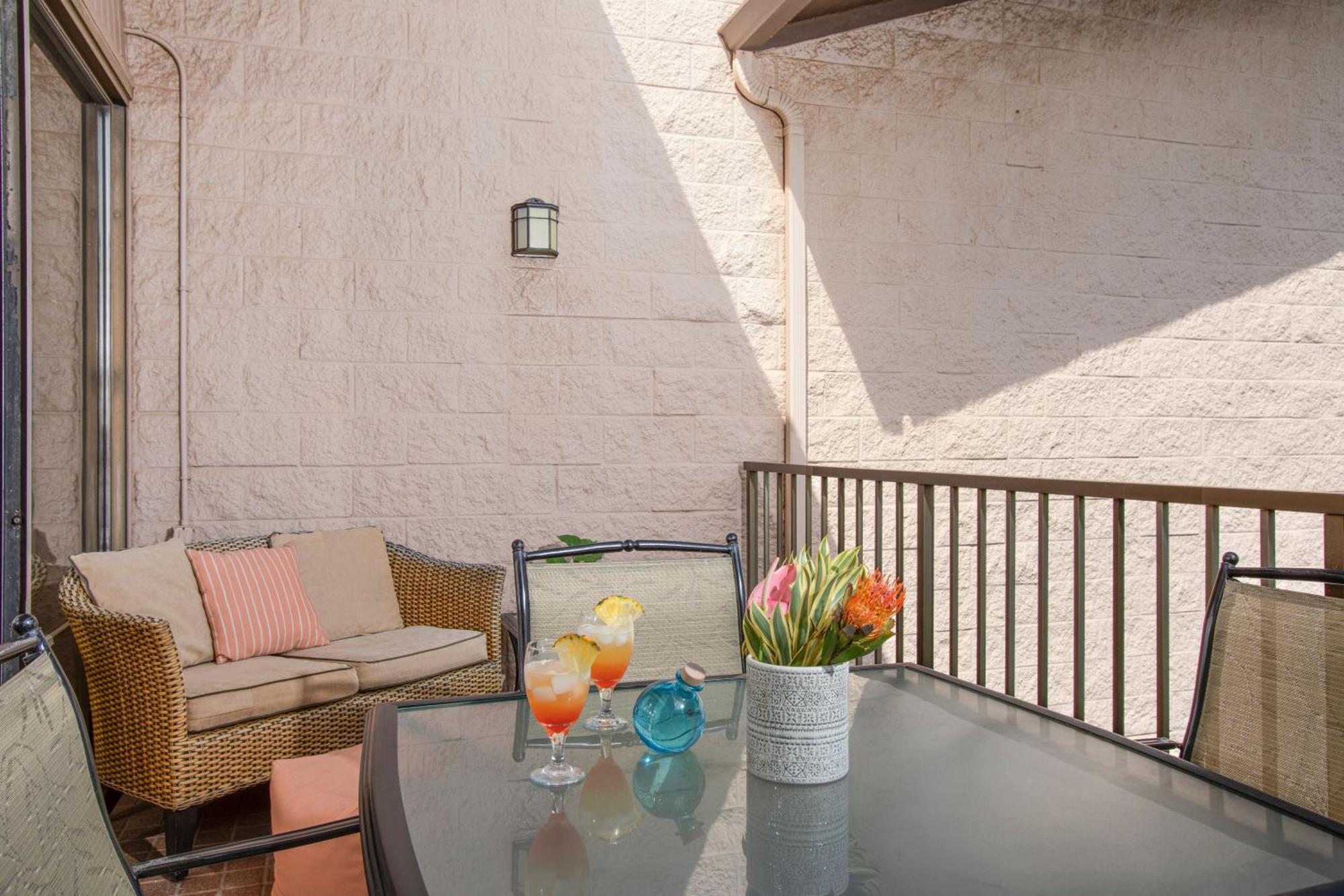 Apartment Charming Loft 2br With Free Parking & Near Beach! *